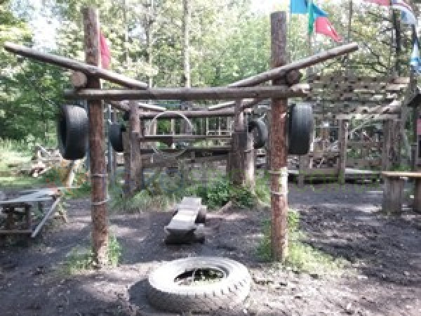 Как обустроить спортивную площадку в лесу