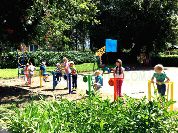 Outdoor exercise equipment for kids